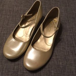 Nina kids Shoes Sz 4